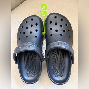 CROCS Unisex Classic Clog in Black
M6 W8